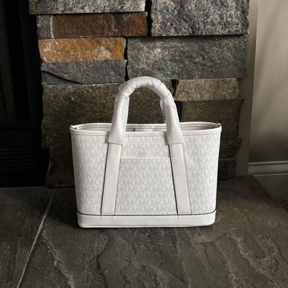 NWT Michael Kors Luisa Small Satchel - Picture 2 of 14